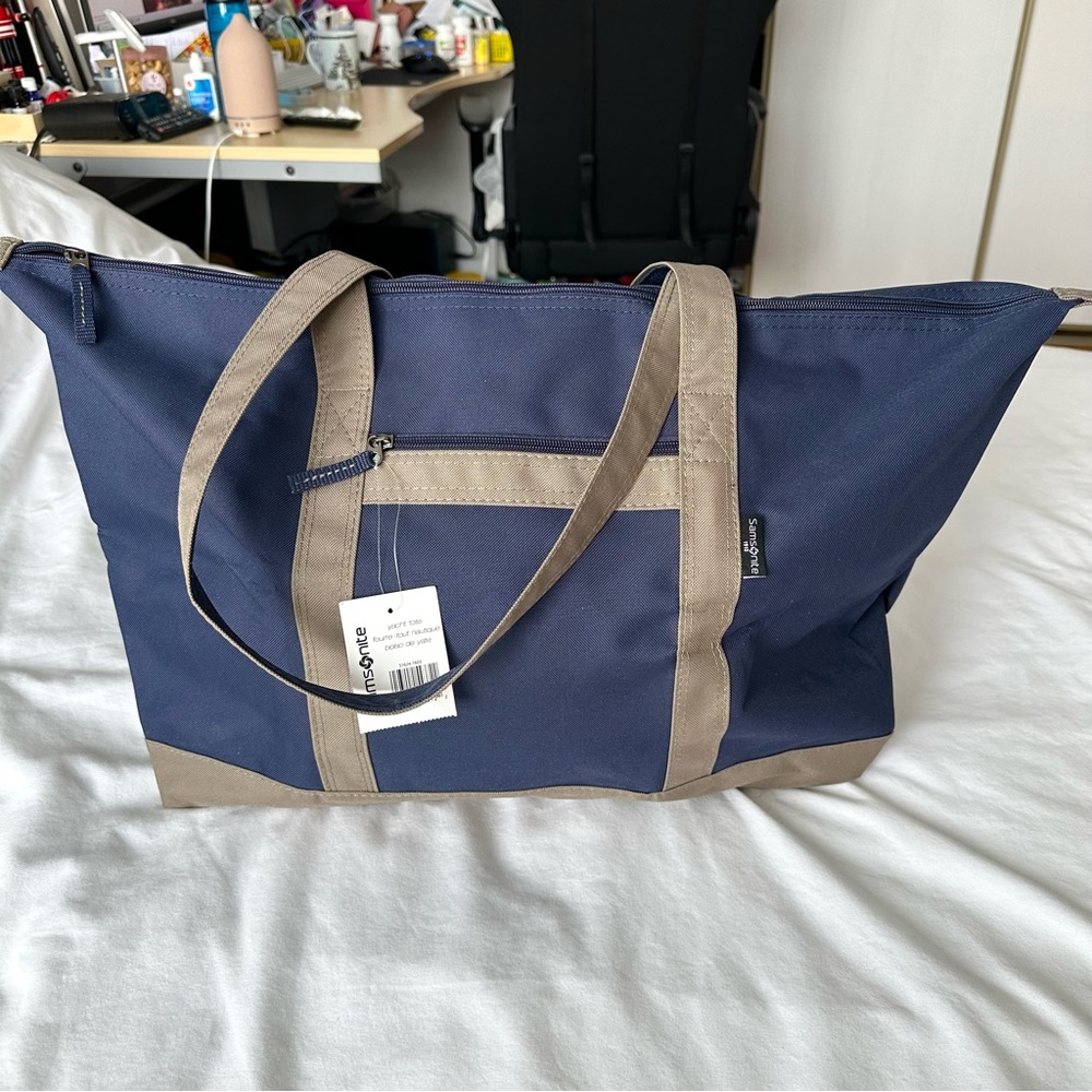 Samsonite traveling tote bag